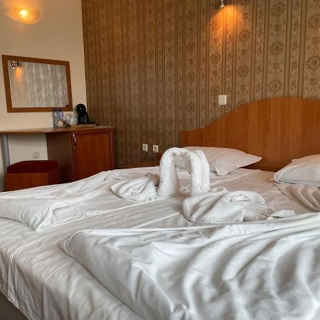 סאני ביץ' Family Hotel Deykin מראה חיצוני תמונה