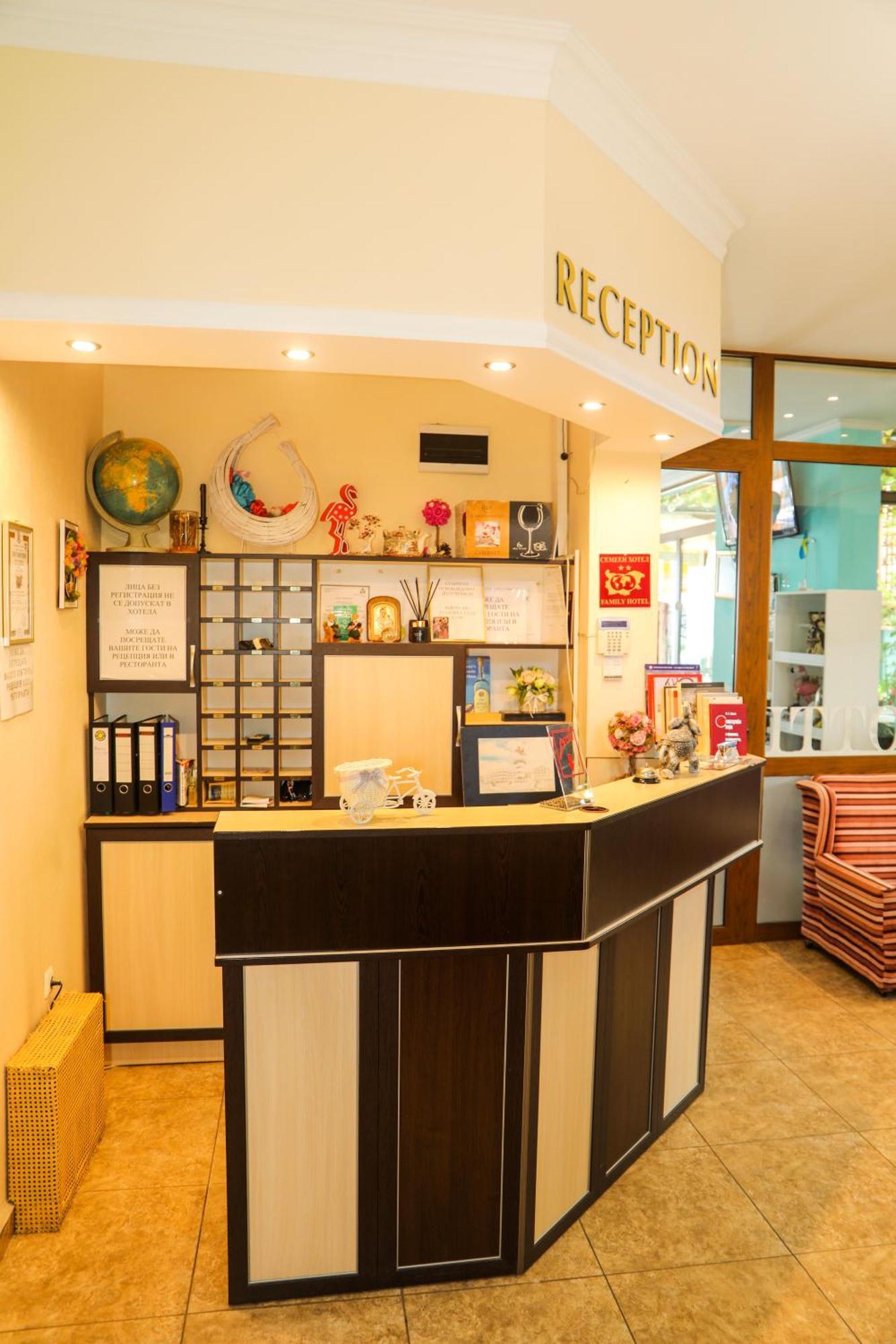 סאני ביץ' Family Hotel Deykin מראה חיצוני תמונה