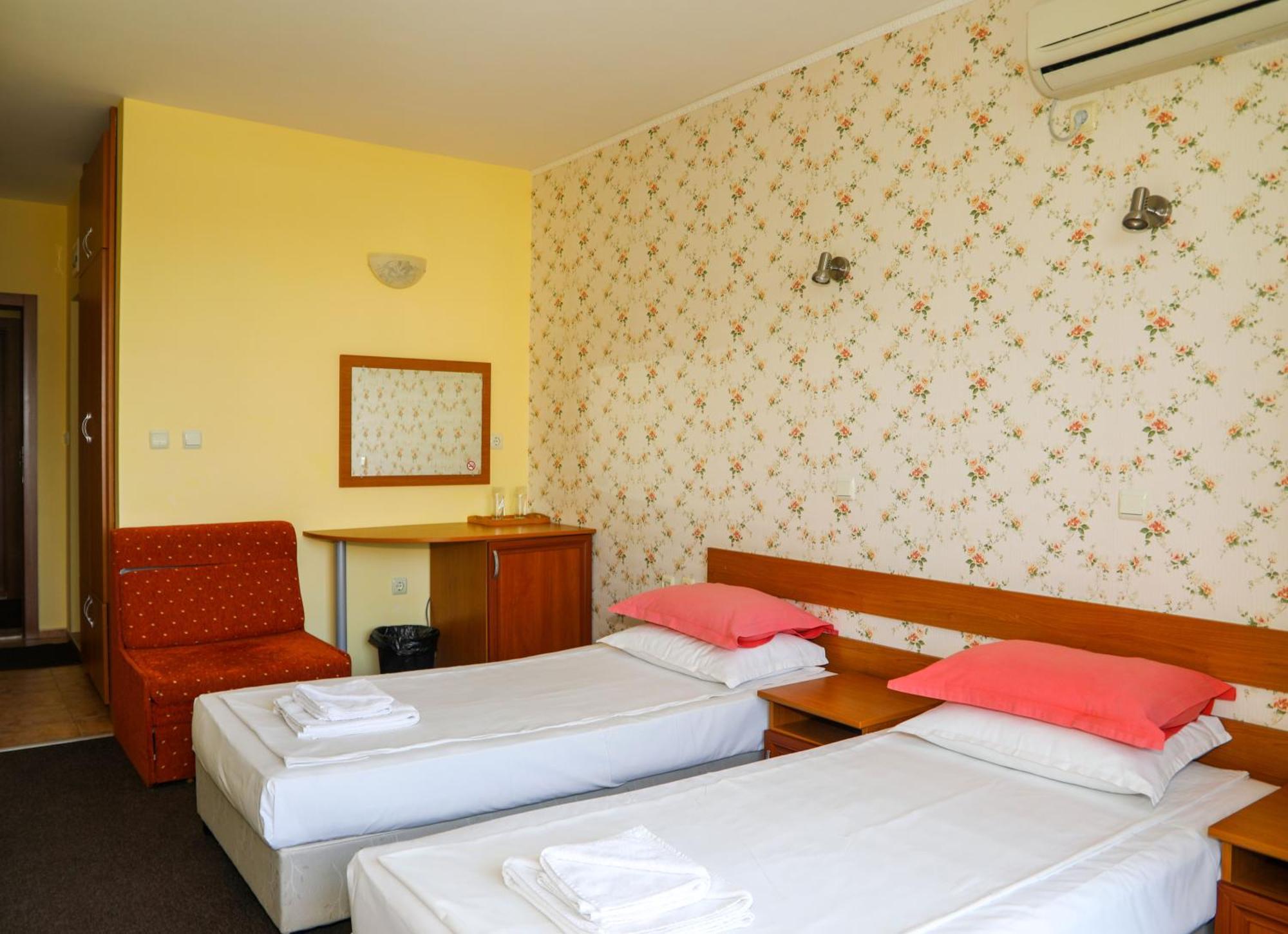 סאני ביץ' Family Hotel Deykin מראה חיצוני תמונה