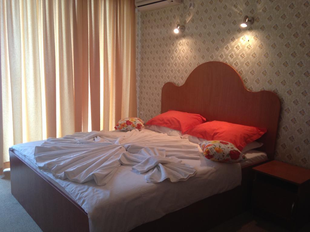 סאני ביץ' Family Hotel Deykin מראה חיצוני תמונה