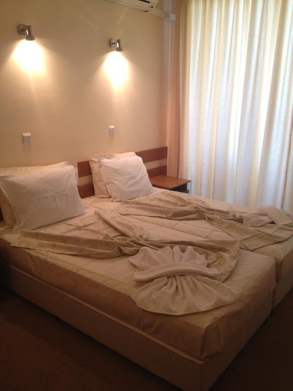 סאני ביץ' Family Hotel Deykin מראה חיצוני תמונה